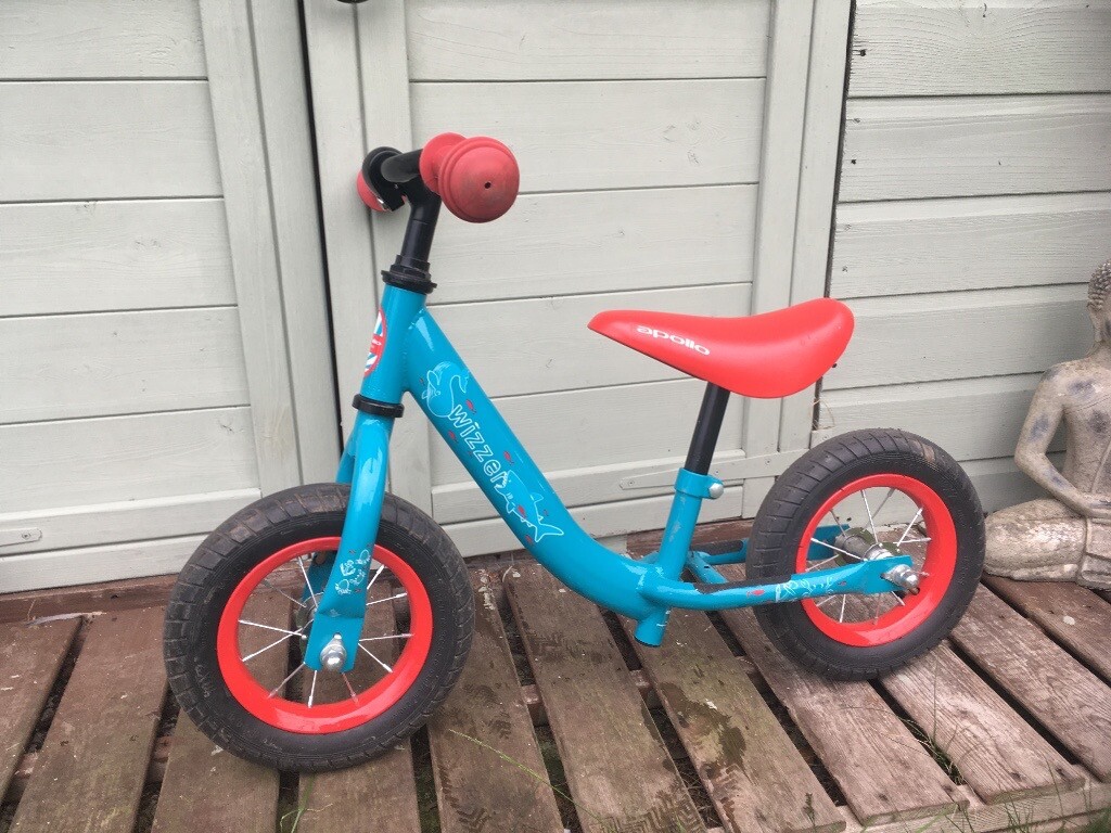 halfords balance bike whizzer
